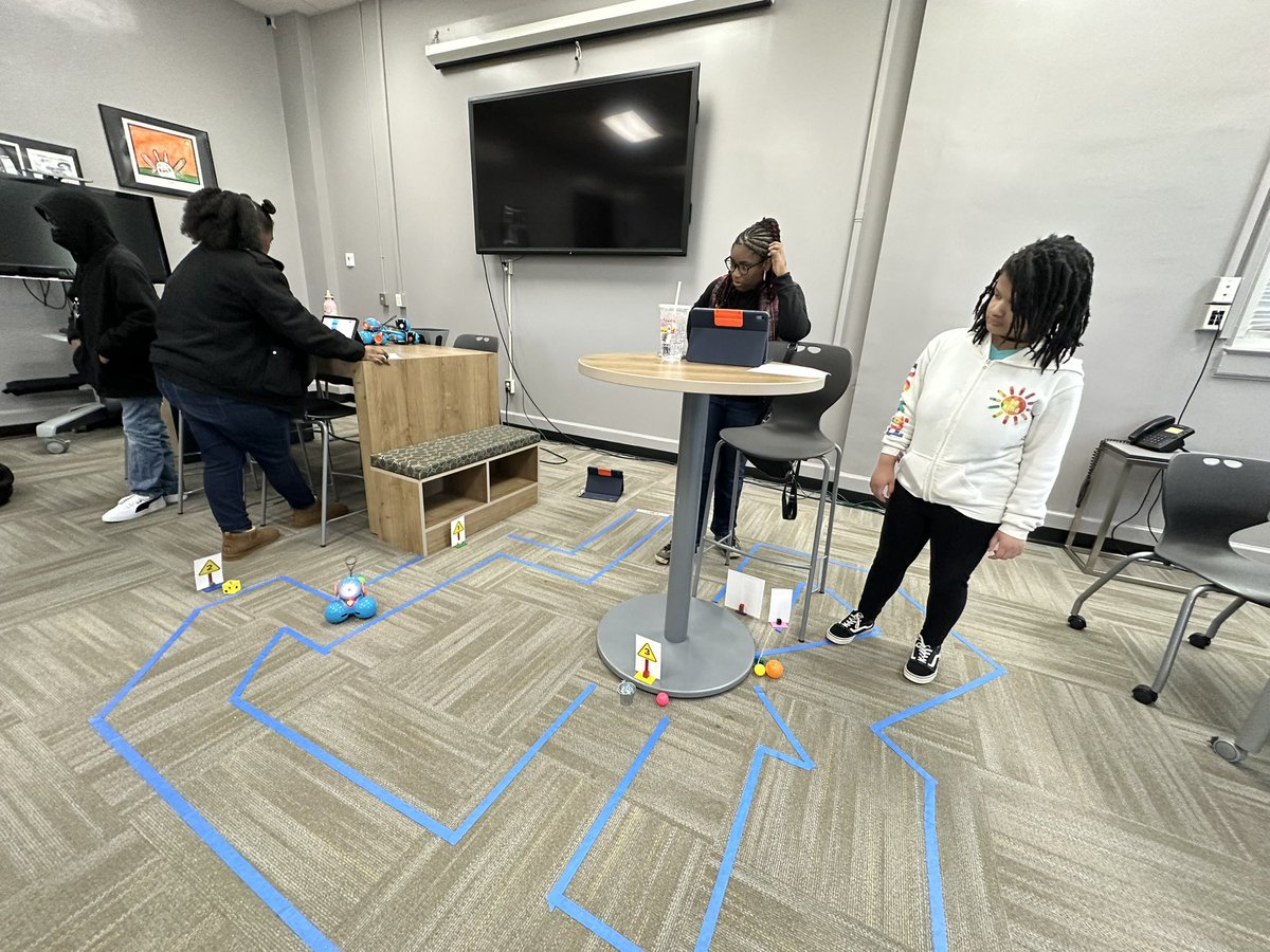 The <a href="/V3AHuskies/">Vance Virtual Village Academy</a> Middle School engaged in extreme coding today. Problem solving and critical thinking allowed students to not only code their way through obstacles but added accessories like grippers and launchers added a new level of difficulty and success. Way to go Huskies!