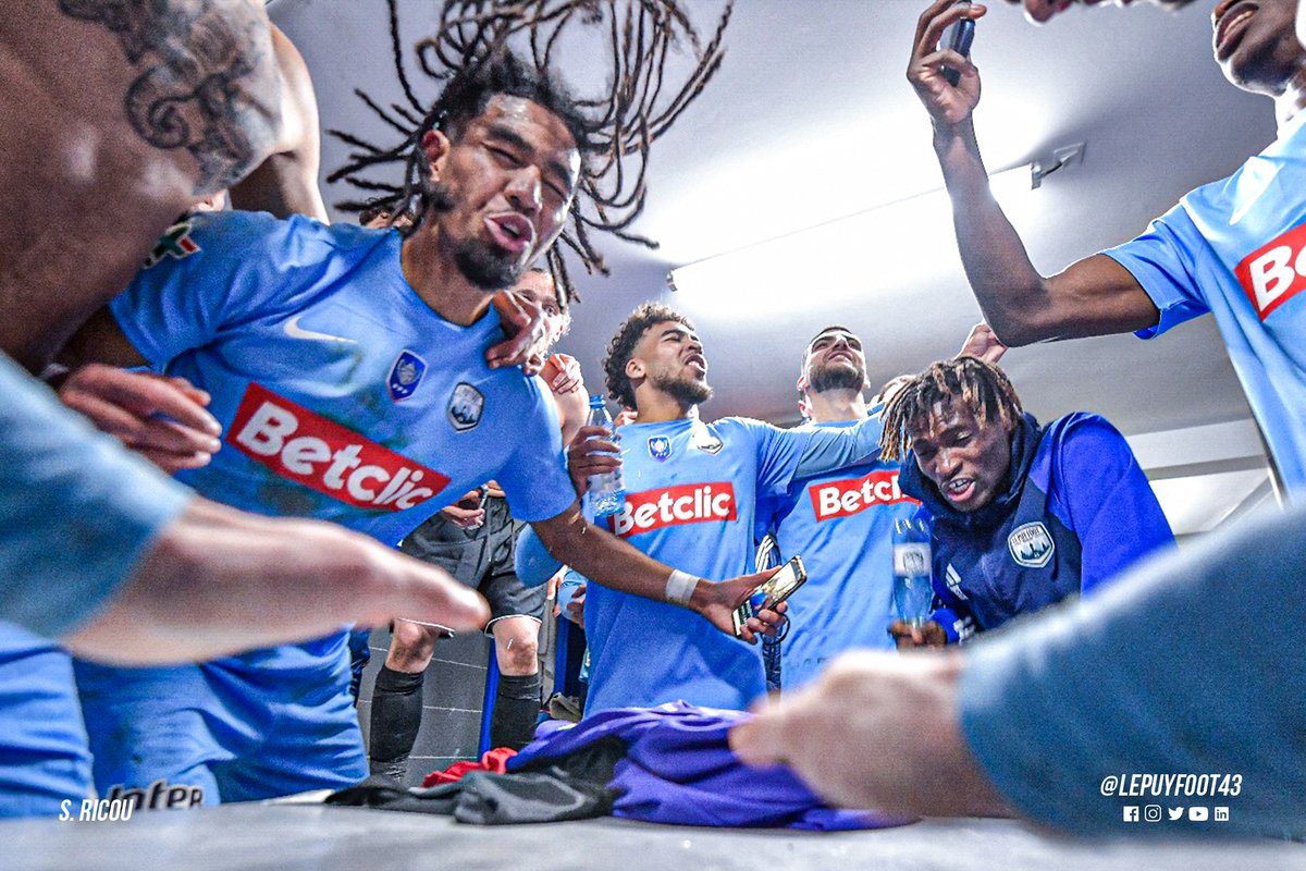 Ça ne s'arrêtera donc jamais ! 😂💙

#LePuyFoot43 🔵⚪