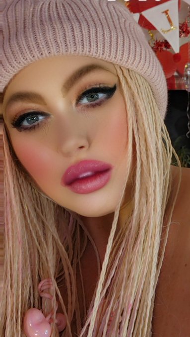 Live and Streaming now!  Link in my Profile  #Barbie #mixtress #tattooart https://t.co/WhEoVM43BI<a href="/tag/barbie"class="tags">#Barbie</a><a href="/tag/tattooart"class="tags"><span>#tattooart</span></a><a href="/tag/mixtress"class="tags"><span>#mixtress</span></a>