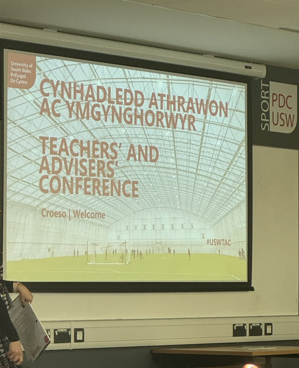 MissGibbs_'s tweet photo. Another excellent day of training at the @UniSouthWales Teachers’ &amp; Advisors’ Conference. My first time attending but certainly not the last. An informative, helpful &amp; inspiring day looking at how to support students on the journey to their career 🤩 #usw #professionaldevelopment https://t.co/KucGES93Ac
