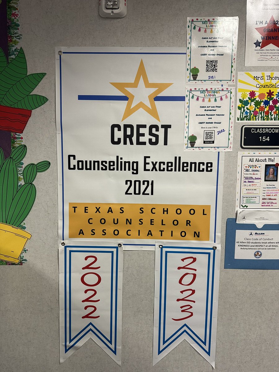 MrsStaceyThomas's tweet photo. Excited to display the latest year’s banner &amp; trophy for another CREST winning year @StoryFalcons Three years in a row is a huge honor &amp; makes me proud to be the Story Counselor! https://t.co/FXvEvgbbHH
