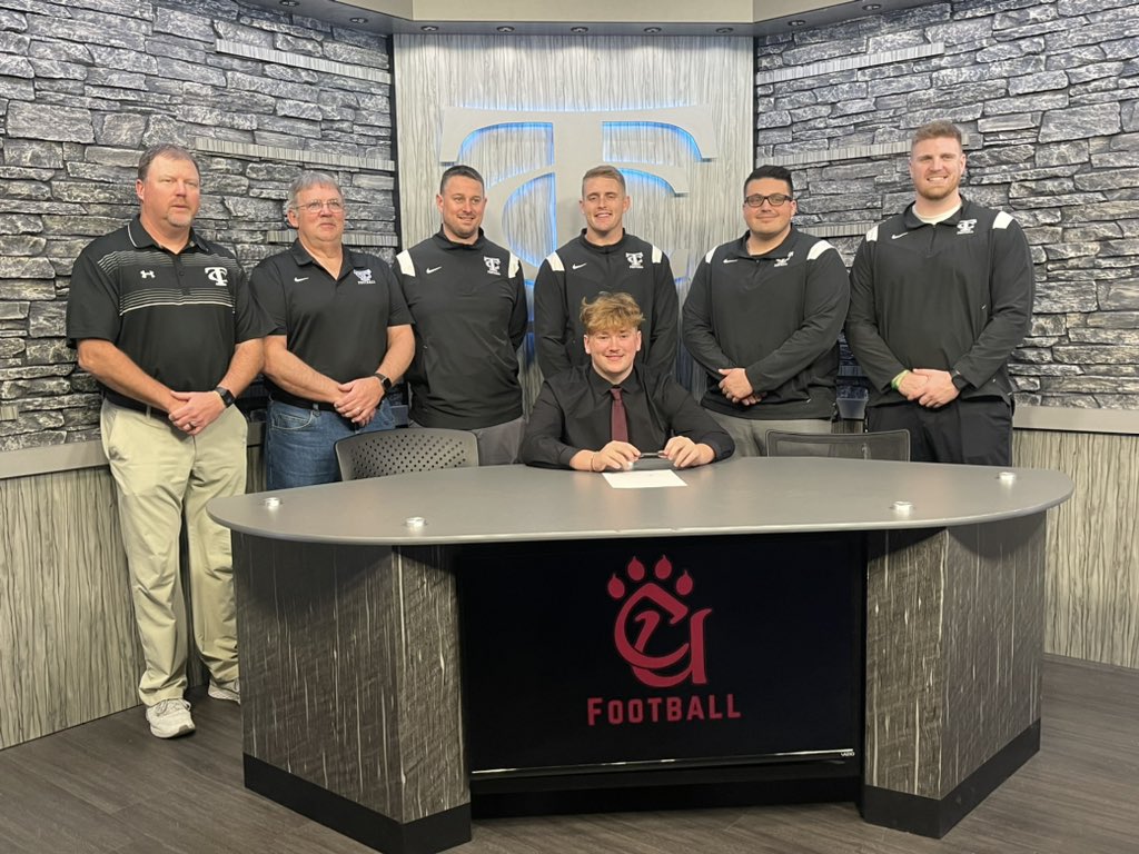 Excited to have signed with <a href="/ConcordFootball/">Concord University Football</a> today!!