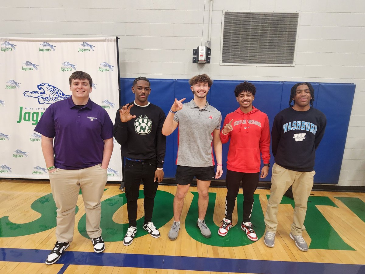 Very proud of all of our players who signed today! They will make a great impact at their new programs! A great group no doubt! #DEAL
<a href="/1tyusjackson/">tyus jackson</a> <a href="/CaysenStevenson/">CaysenStevenson</a> <a href="/brett_baier/">Brett Baier</a> <a href="/JordanLukasSmi1/">𝕃𝕦𝕜𝕖 𝕊𝕞𝕚𝕥𝕙⭐️⭐️</a> <a href="/JermonStricks15/">Jermon</a> 
<a href="/bssjaguars/">Blue Springs South Jaguars</a>