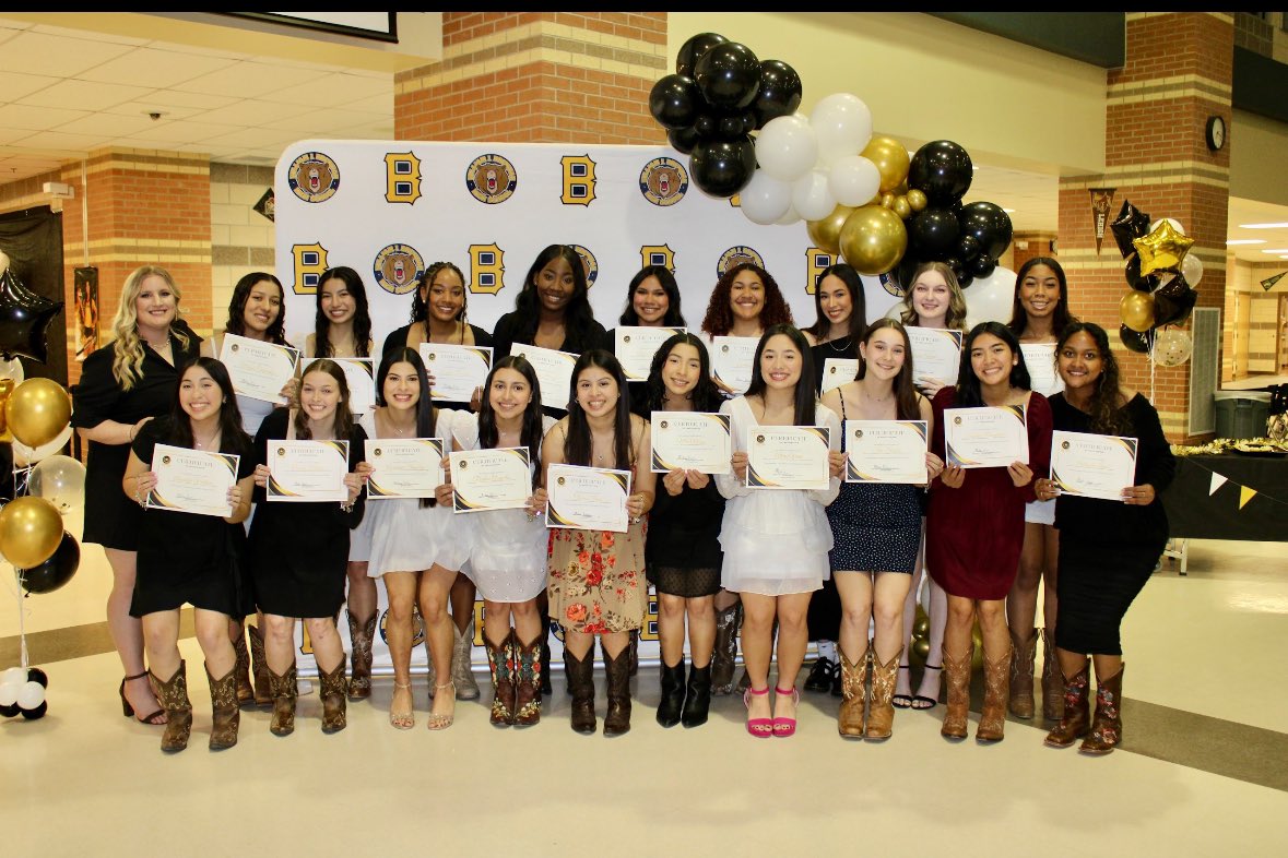 BrennanBearVB's tweet photo. Happy National Women &amp; Girls in Sports day. What a blessing it is to represent our school doing what we love. 🖤💛 https://t.co/BOQ6ltKu0F
