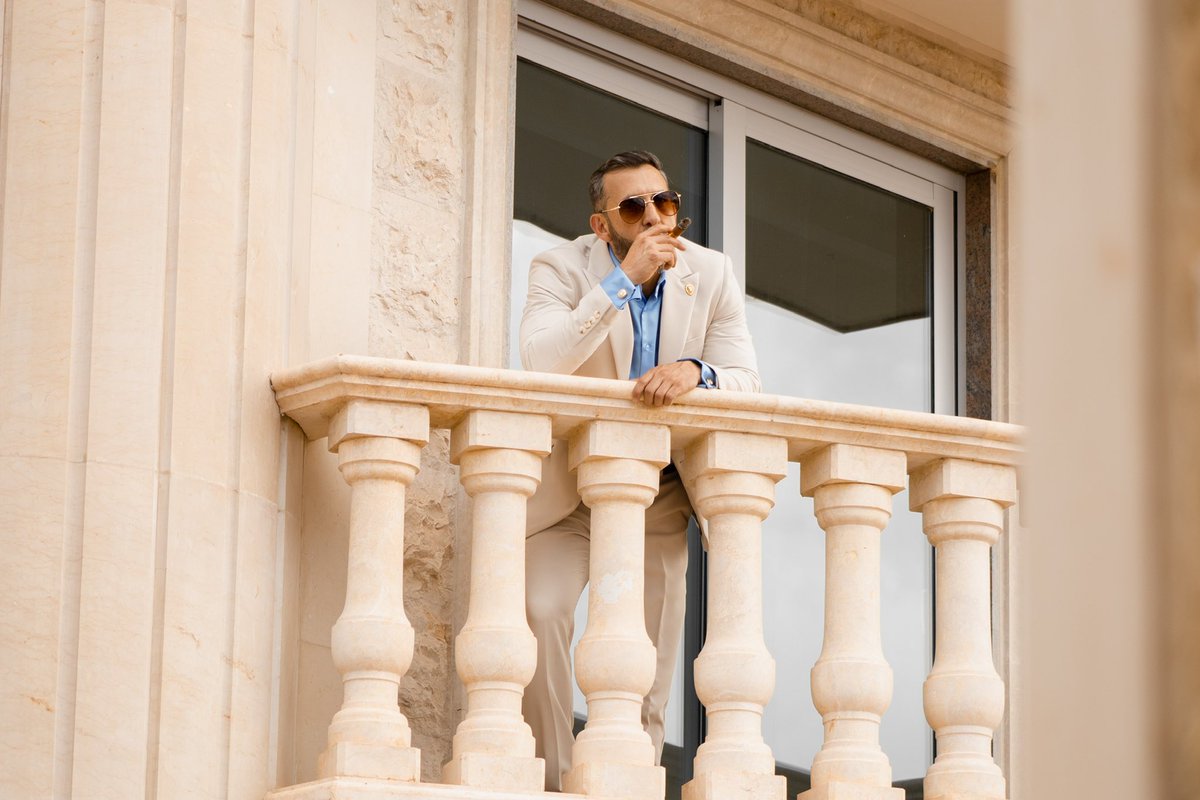 Desert Beige Suit, una opción diferente para una ocasión especial. 

#GalaxyS24 #Elecciones2024 #drakeleaks #AtletiAthletic #JeffSatur #OTDirecto7E #ULTIMAHORA