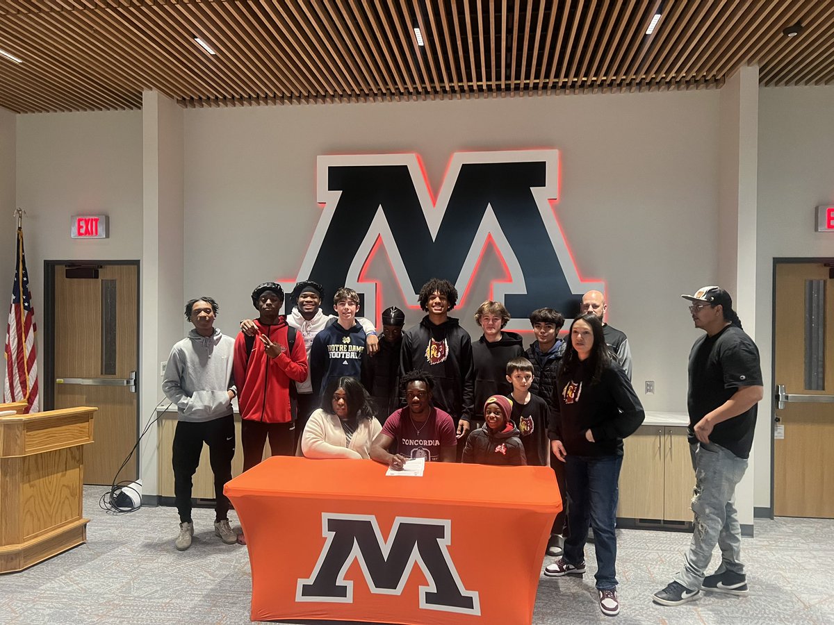ron_addo's tweet image. Official📝
Thank you to @MHDspudFootball family and friends for all the support you gave me. I look forward to the next 4 years as a Cobber, Roll Cobbs🌽🌽
@CoachBakk @CoachTerryHoran @Cobber_Football