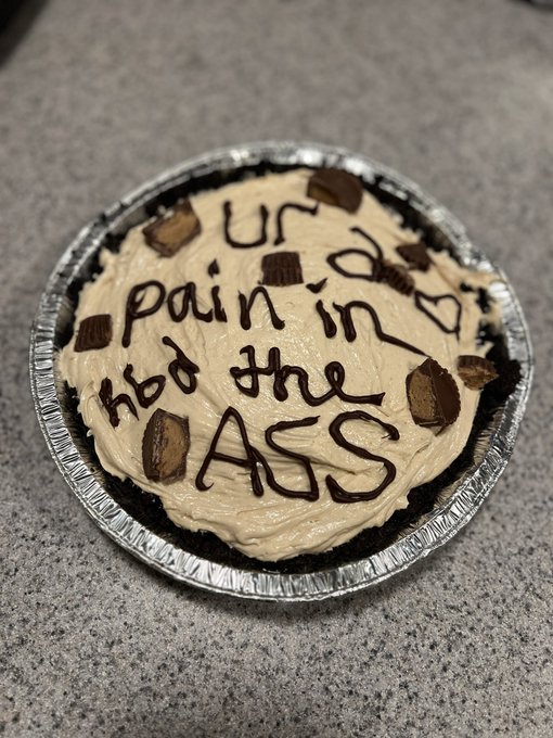 Available for all your baking &amp; tough love needs <3 https://t.co/YX7FGHc9bq<a href="/tag/lipstickrevolution"class="tags"><span>#lipstickrevolution</span></a>