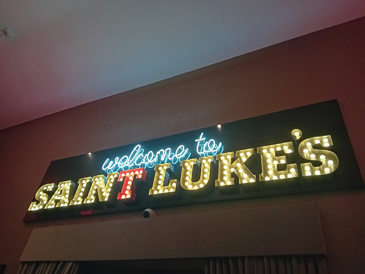 Hard Rock Cafe pre-drinks// Circa Waves // Bucks Bar after show-drinks 🍹🍹🍹
<a href="/SiobhanDivers/">Siobhan Divers</a>