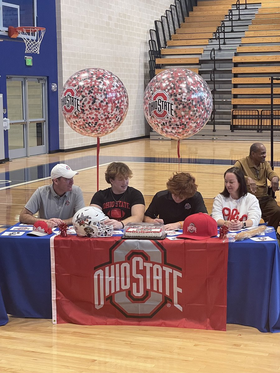 Officially a Buckeye! Thank you to everyone who has made this possible, just the beginning! ✍🏻 @OhioStateFB @theGunnerDaniel @CoachLeisz @HKA_Tanalski @TheChrisRubio @AABonNBC @EHSSports