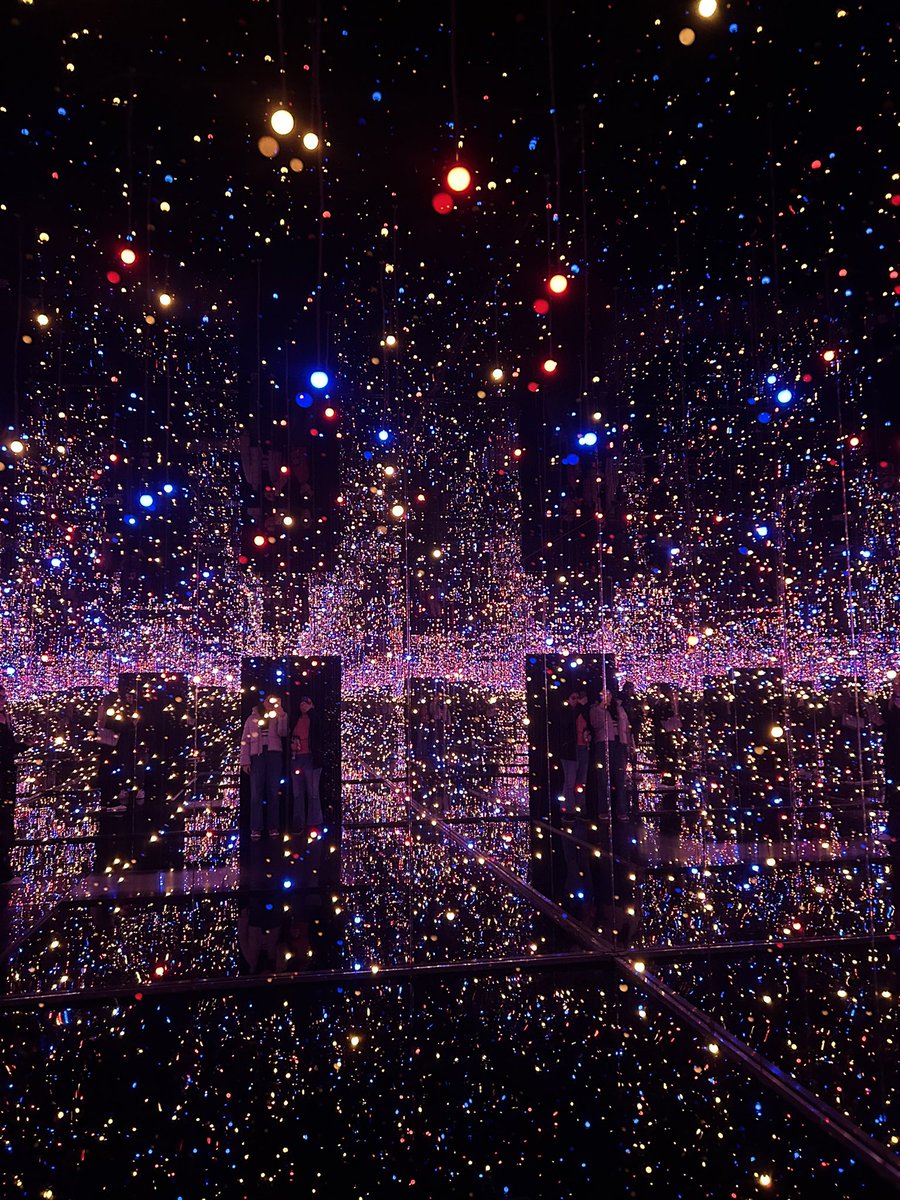 aastha985's tweet image. Infinity Mirror Rooms✨🦋🫶🏻