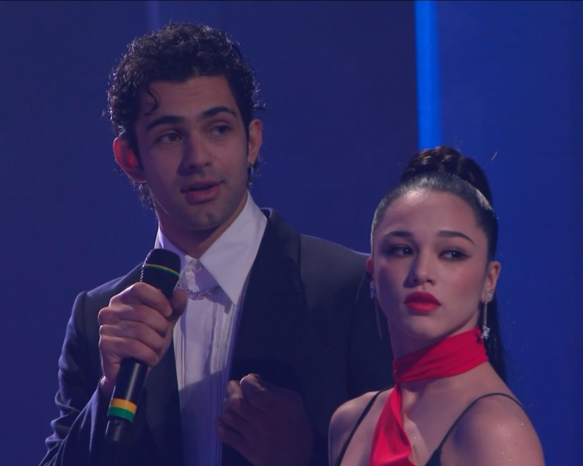 oppirla's tweet image. la perfezione non esis-