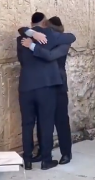 Gabrielaivy66's tweet photo. si el padre le hacía esto de chico nos ahorrábamos todos los problemas https://t.co/S72v5RiTj3
