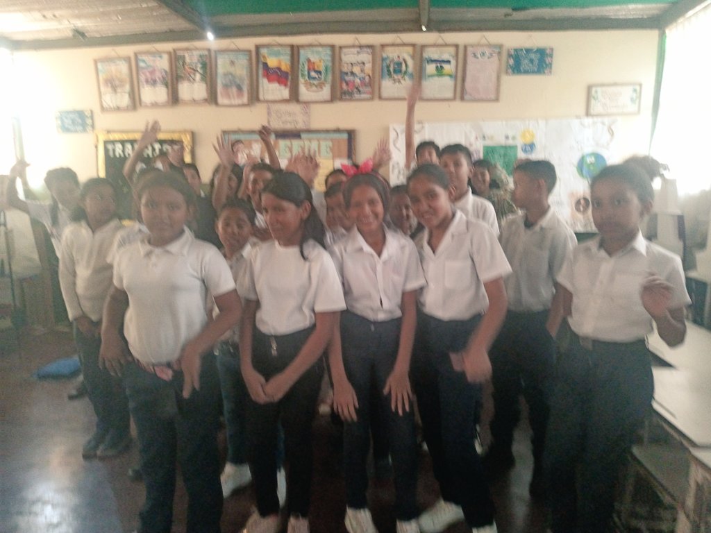 NELLYCANNIZZARO's tweet photo. En el Marco del #Aniversario23 @Fundabit_ se realizó actividad formativa Conociendo la Villa de todos los Santos de #Calabozo para por cumplir sus 300 años en el #CbitCamaguan 
 @NicolasMaduro @_LaAvanzadora 
@fundabitguaric2 https://t.co/bZpYd9dFRO