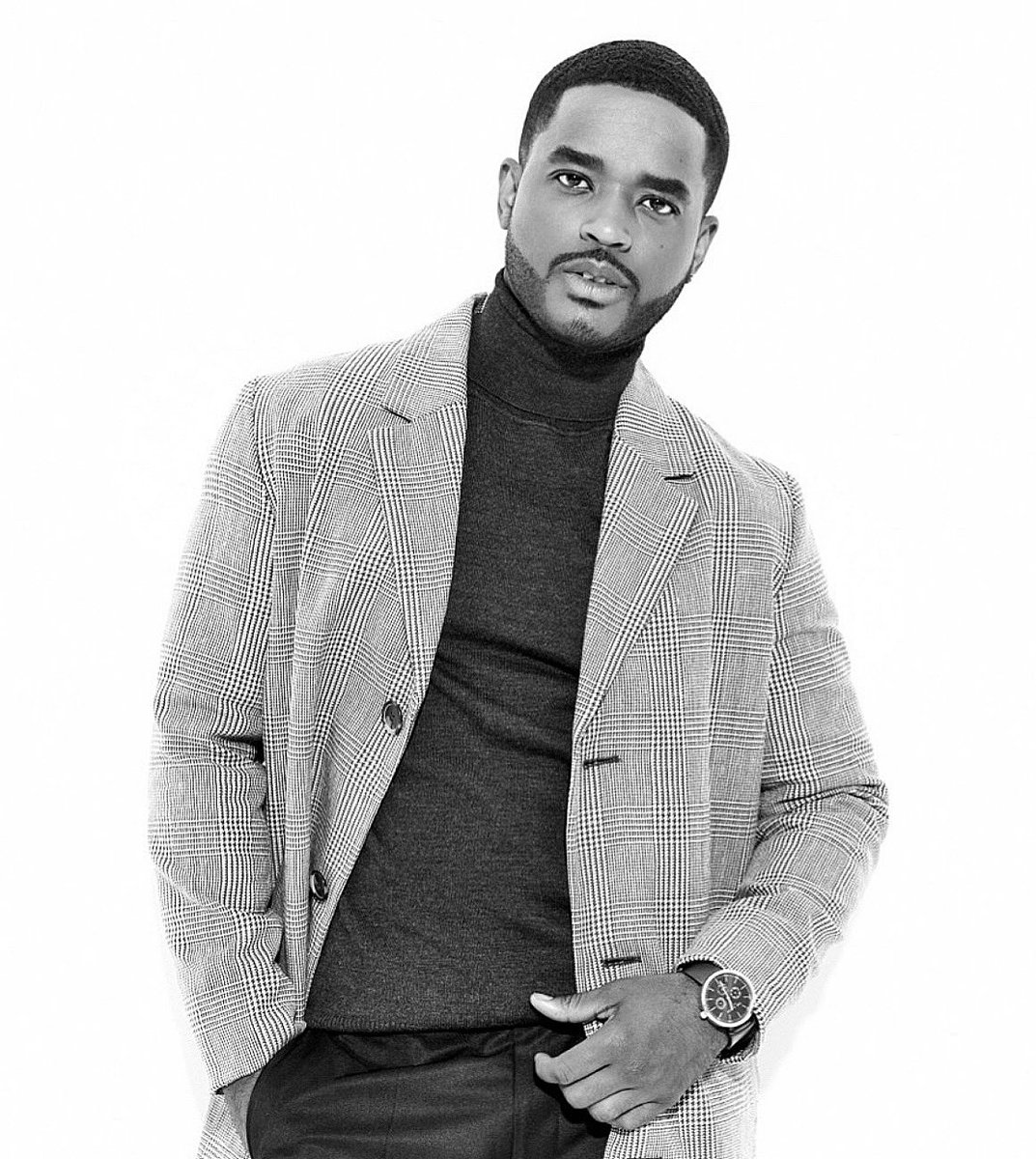 LarenzTate's tweet photo. When you wholeheartedly believe in yourself, anything you desire is possible. Ya Dig! 🤍 https://t.co/vbXYwsSWrW