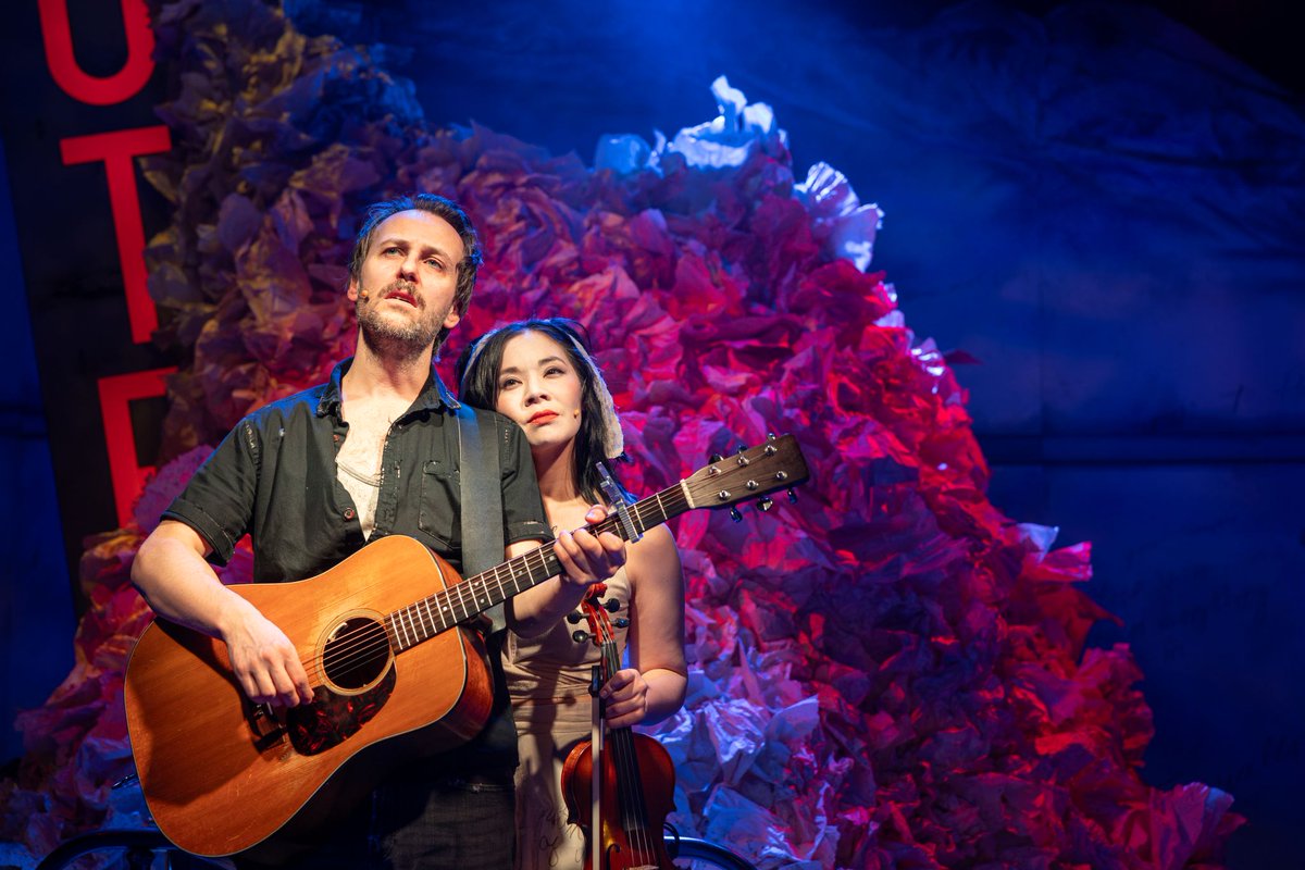 Check into #ChelseaHotel to celebrate the life and music of #LeonardCohen 🎻 live on stage until Mar. 3! tickets.firehallartscentre.ca/TheatreManager… #YVRArts