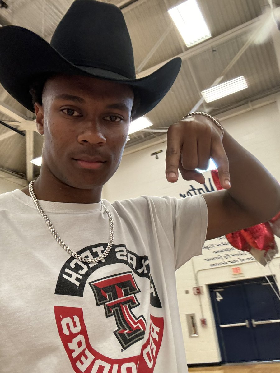 Genius billionaire playboy philanthropist tweet media