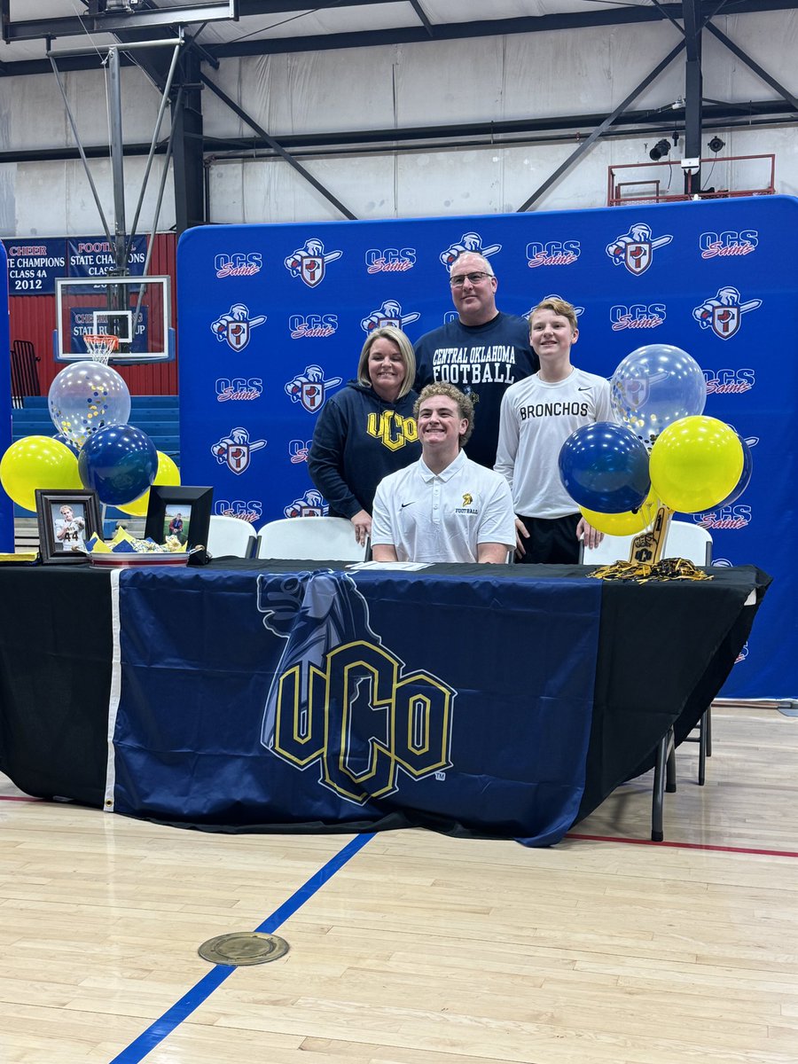 Made it official today!! #RollChos @ucobronchofb @_CoachDonald @Coach_Curlee @CoachTwe @Pbriningstool @Coach_Harwell @CoachDDudley