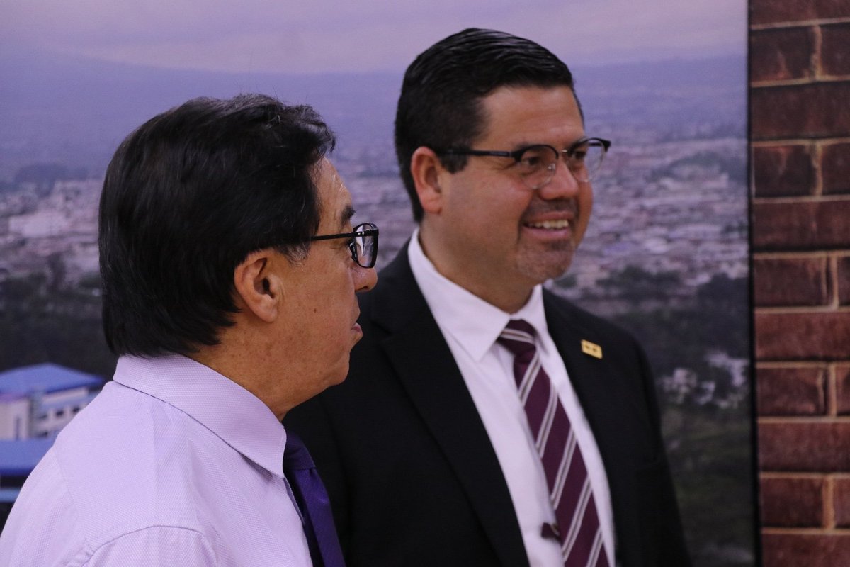 UTN_Ibarra's tweet photo. Recibimos a @GabrielTorresEs v Presidente de @ATEIberoamerica cuya misión es contribuir al desarrollo de la educación, la ciencia y la cultura iberoamericana.
La visita se enmarca en la política institucional de internacionalización que promueve la divulgación científica. https://t.co/NFJFKfSGaF