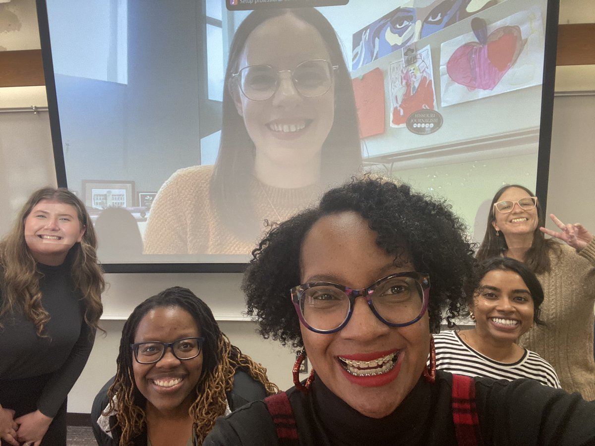 Thank you Dr. @joyjenkins for guest lecturing in Advanced Qual @UFCJCGrad! Always great hearing you inspire my doc students around ethnography ❤️ #MizzouMafia 🐯@mujschool