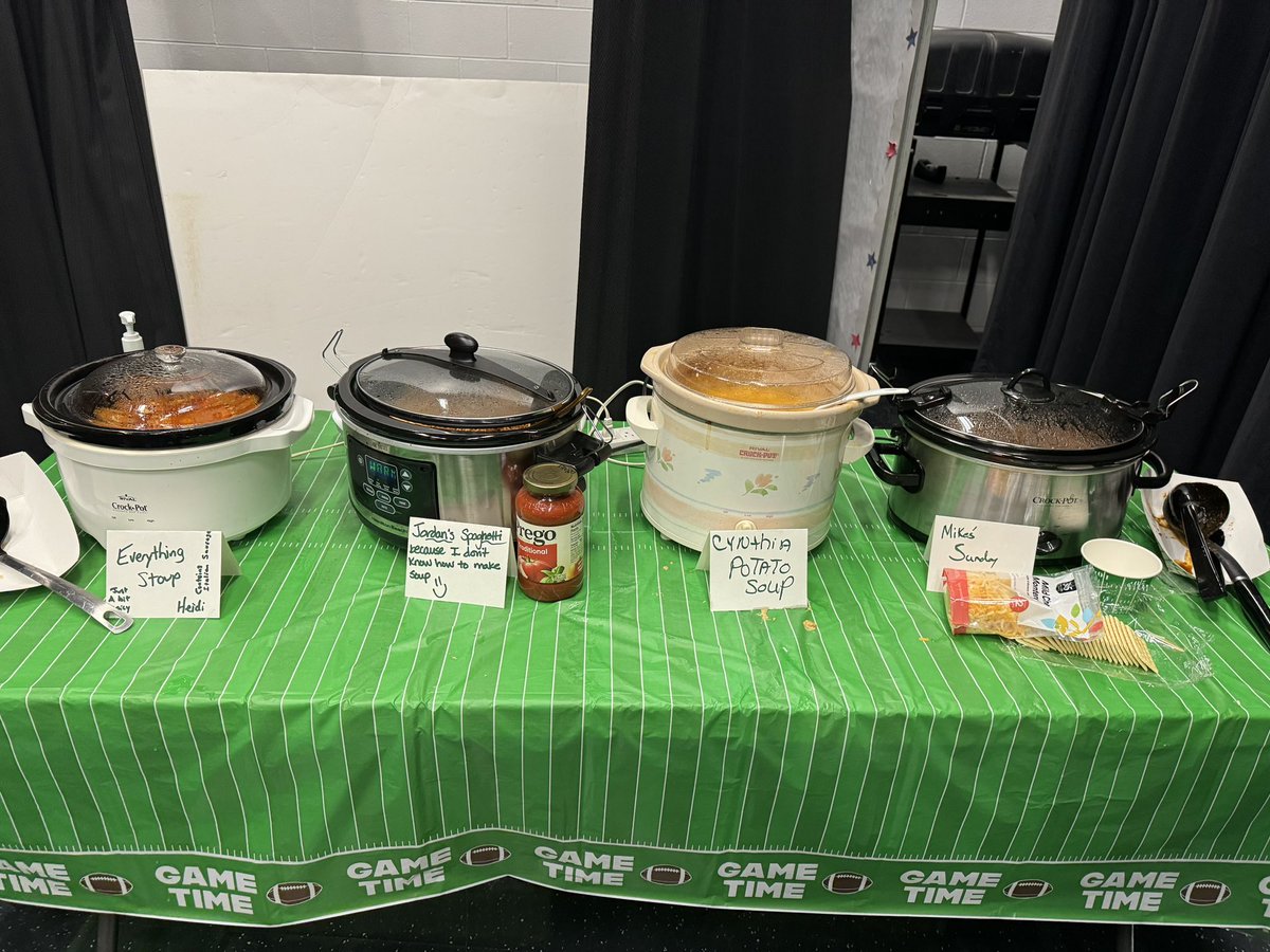 HeirJordanK5's tweet photo. The #SHElem staff thoroughly enjoyed this year’s Souper Bowl Luncheon. The staff that feasts together stays together! #AAGV @LittleVikes @PCSDViking https://t.co/MpIY8aeZVe