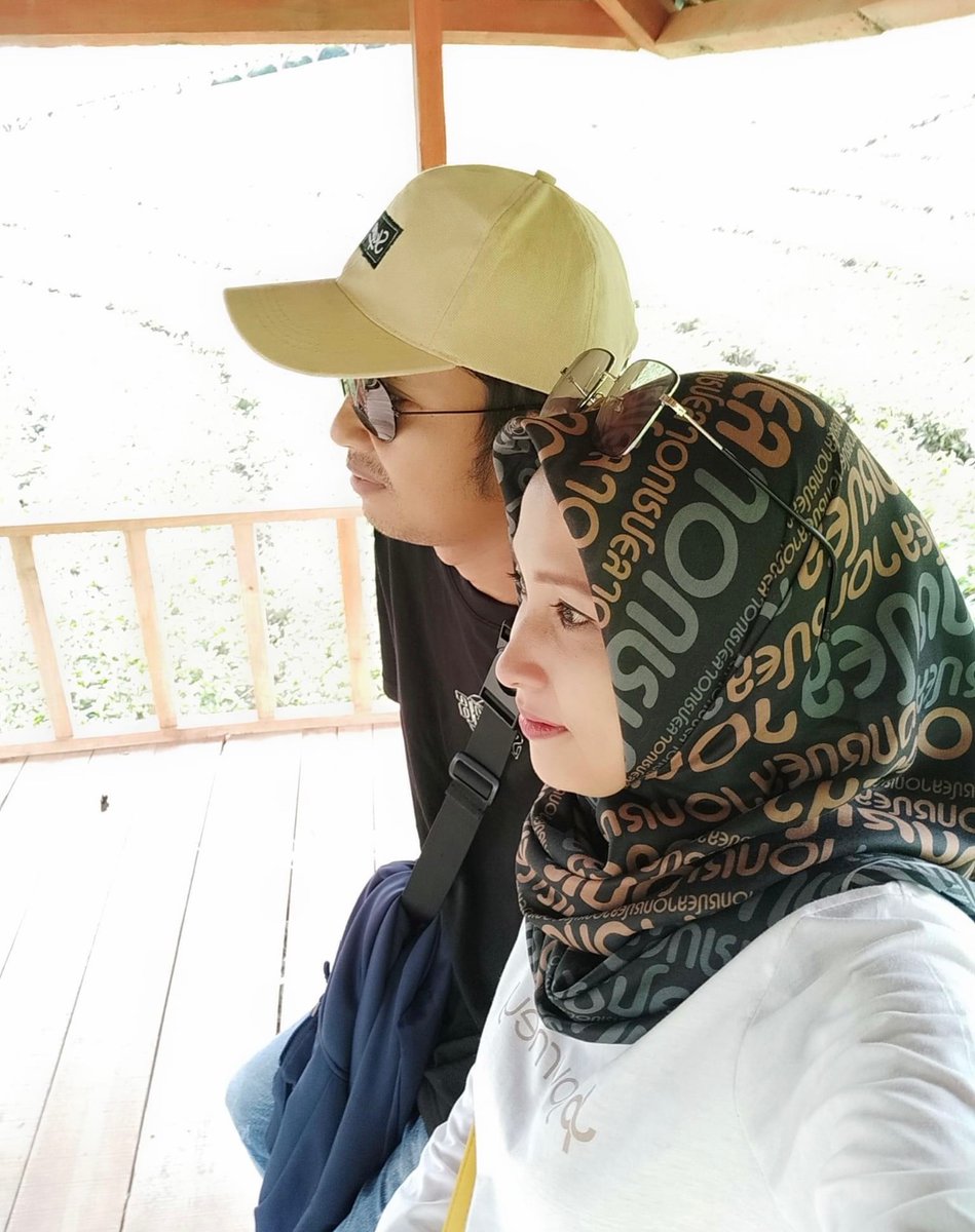 Simple X+ tweet media