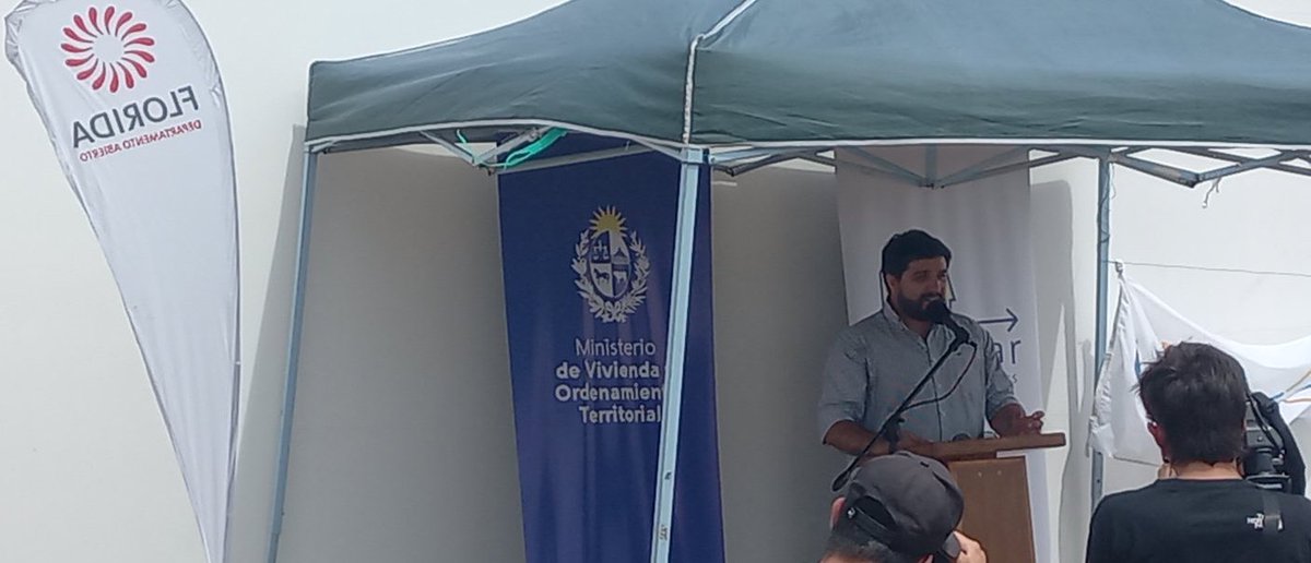 Los vecinos del ex asentamiento “Sitio Pintado” ya tienen su casa 🏠

El Plan Avanzar otorgó 11 ñ viviendas y comenzó la construcción de otras 49 para las familias de “18 y Berro”.

Entre Gob. Nacional y Departamental llegaremos al asentamiento 0 en Florida.

#ConstruimosJuntos
