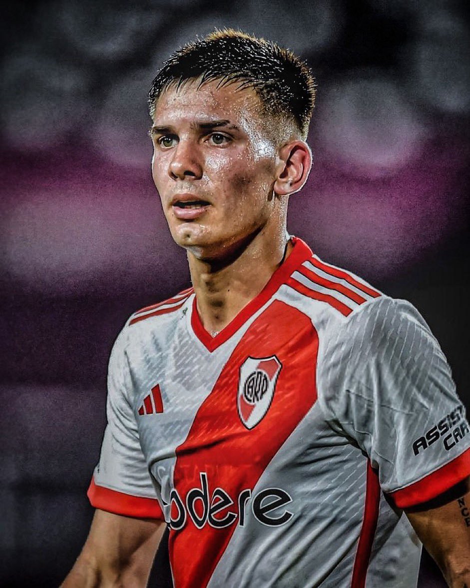⚪️🔴🌟 Argentinian gem Franco Mastantuono scores his first professional goal and becomes the youngest goalscorer in River Plate history.

16 years, 177 days. 🇦🇷

Better than Saviola with 16 years and 311 days.

Remember the name. Special, top talent.