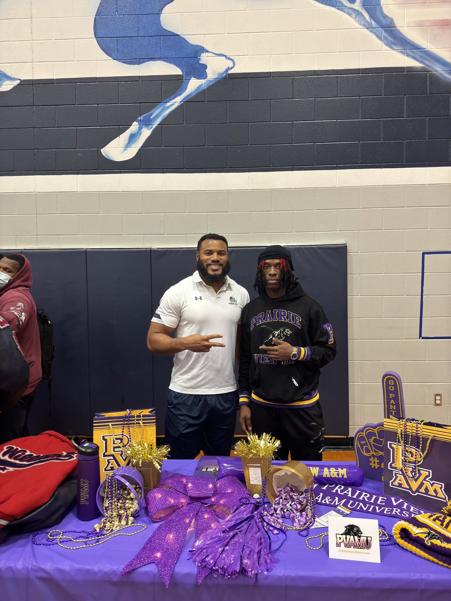 Coach McLean🏈 tweet media