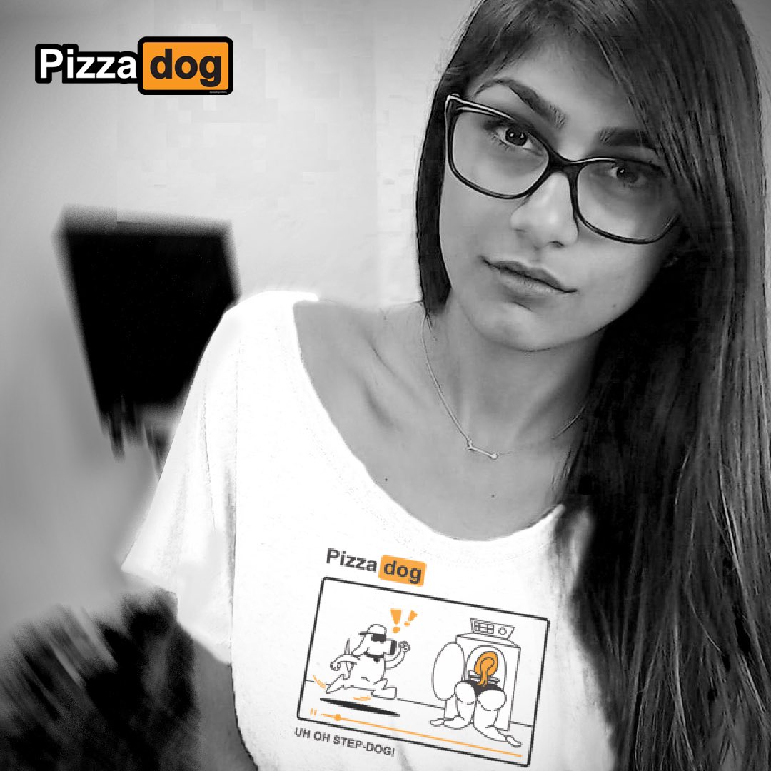 PizzaDogCo's tweet photo. 🥵 UH OH STEP DOG 🥵
🧴DROPS 2/9 @ 1:00pm PST🧴
Only available at https://t.co/tSUOE4JYcK

#funnyshirt #of #nsfw #shirts #ootd #streetwear #skateboarding #pornhub https://t.co/E5HEG8UDBC