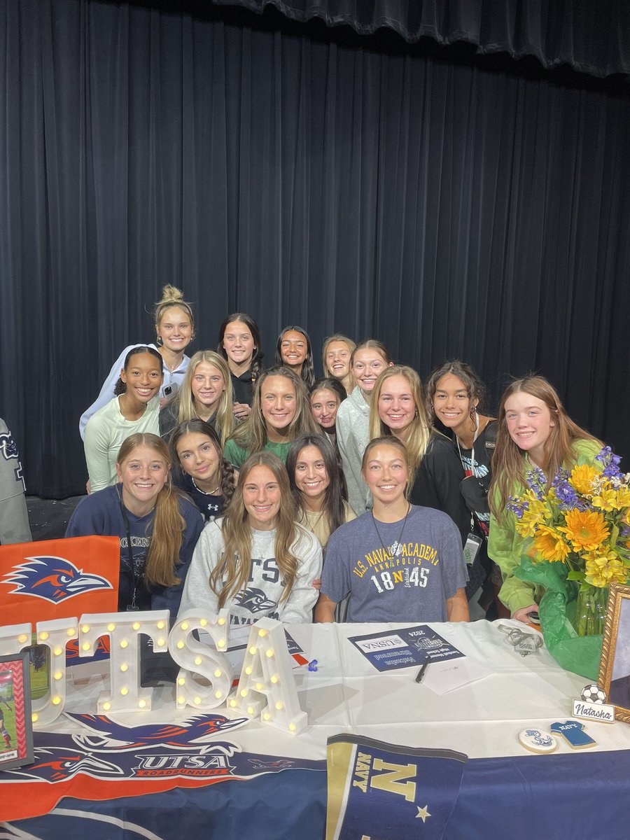 Congratulations to 2 of our amazing seniors for signing their NLI’s today! We are so proud of you and can’t wait to keep cheering you on!
Bri Carrigan: UTSA
Natasha Stramrood: United States Naval Academy
