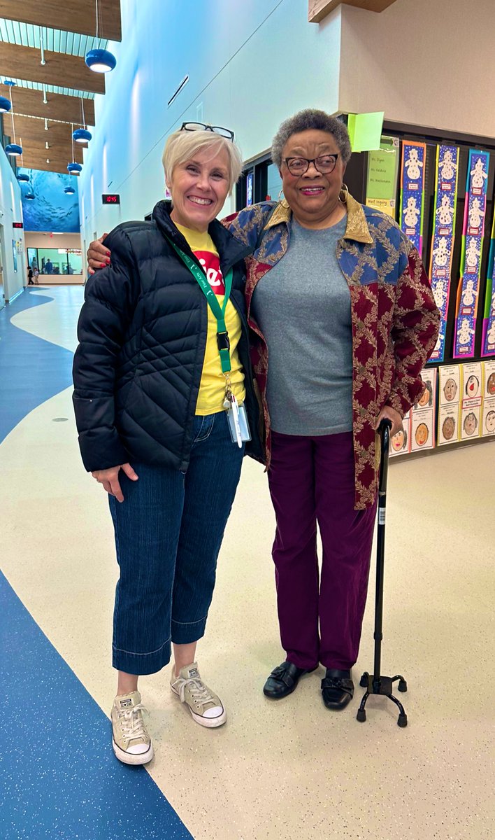 Ms. Ella Jefferson with @Jefferson_ELC  2023-2024 Teacher of the Year, Ms. Lynda McMurray. What an honor🏫🍎📓 @AliefPreK  @Alief_SLE  @AliefISD  #OnceAJayAlwaysAJay #WeAreAliefProud @anitamgarza  @KahammerHammer