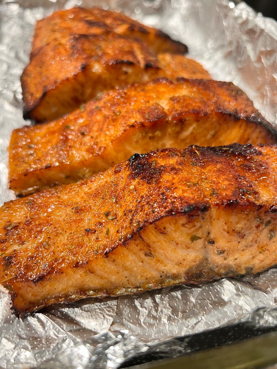 TheRealMsMoses's tweet image. Honey glazed salmon! #ChefMo #BakedSalmon