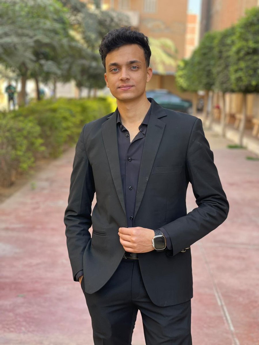 mahmoudgam0's tweet photo. اللهم لك الحمد حمداً طيباً كثيراً مباركاً فيه♥️
انتهت مرحلتي التعليمية 😂❤️
الحمدلله كما ينبغي لجلال وجهك وعظيم سلطانك❤️ 🎓
#Officially_graduated 🎓♥️ https://t.co/ISPTk7TllP