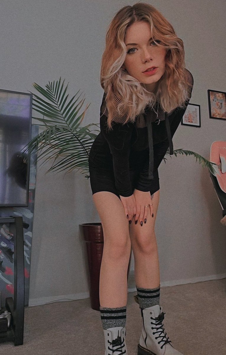 shrubberyy_'s tweet image. The player🖤        |        🖤the character(s)

#worldofwarcraft #warcraft