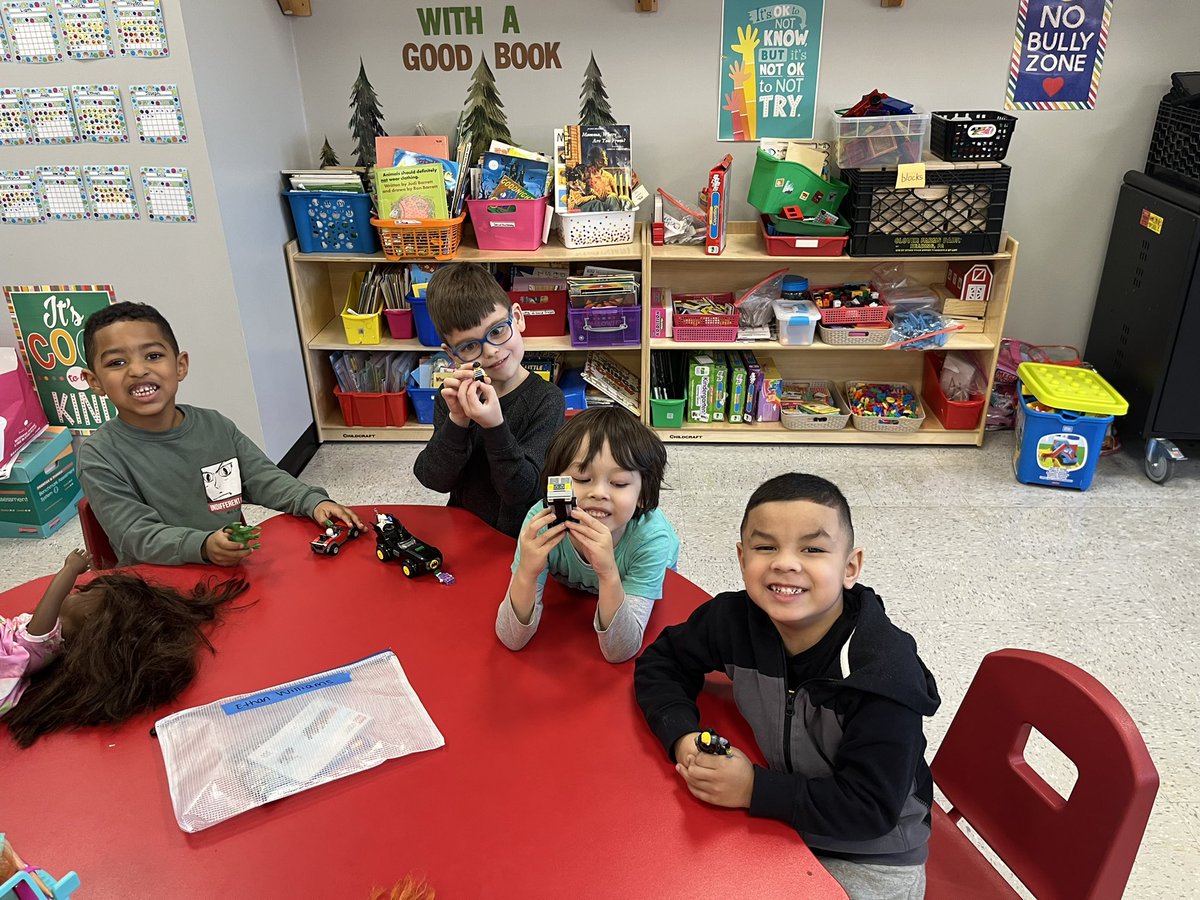 We had so much fun playing together, taking turns, and sharing toys for #GlobalPlayDay <a href="/WHChestnut/">WHChestnut</a>