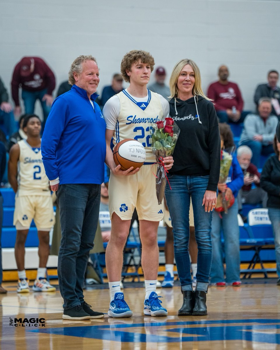 tjnadeau22's tweet photo. Blessed to have been honored for 1,000 points on my senior night game!!! Itโs been an amazing 4 years and honored to have been able to be a part of it all!! https://t.co/ztm3qjXAsT