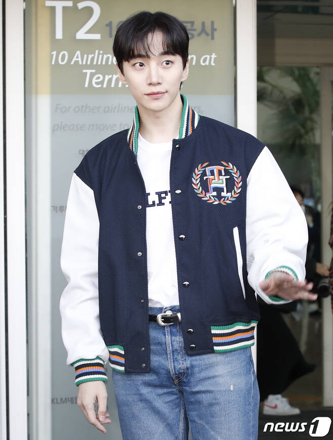 jh_topaz's tweet photo. 240208 한국 ✈️ 미국 #이준호 #준호 https://t.co/OcmHAIwqFd