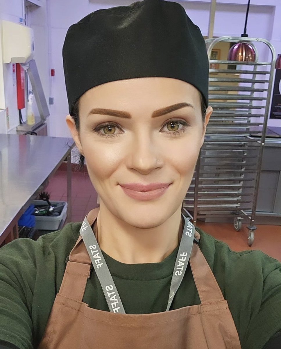 When one door closes, another door opens. 🤗

I'm so glad I took the plunge and found a new job, doing what I love the most. 👩🏻‍🍳 All meals prepared from scratch and full of good nutrition. 🌱🏋🏻‍♀️🩷

#chef #nutrition #health #fitness #youarewhatyoueat 🍽️