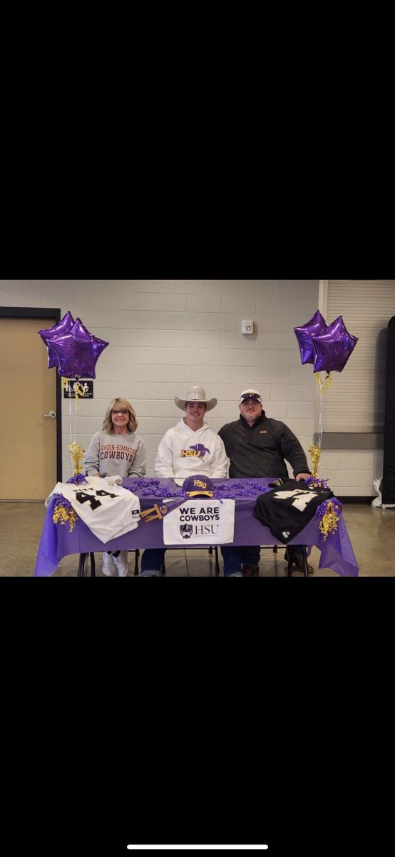 Signing day was great!! Time to get to work! @HSUCowboys @CadeBell_HSU @BurlesonHSU #HOOYAH @ThePittPirates @coach_kwallace @CoachValdovinos