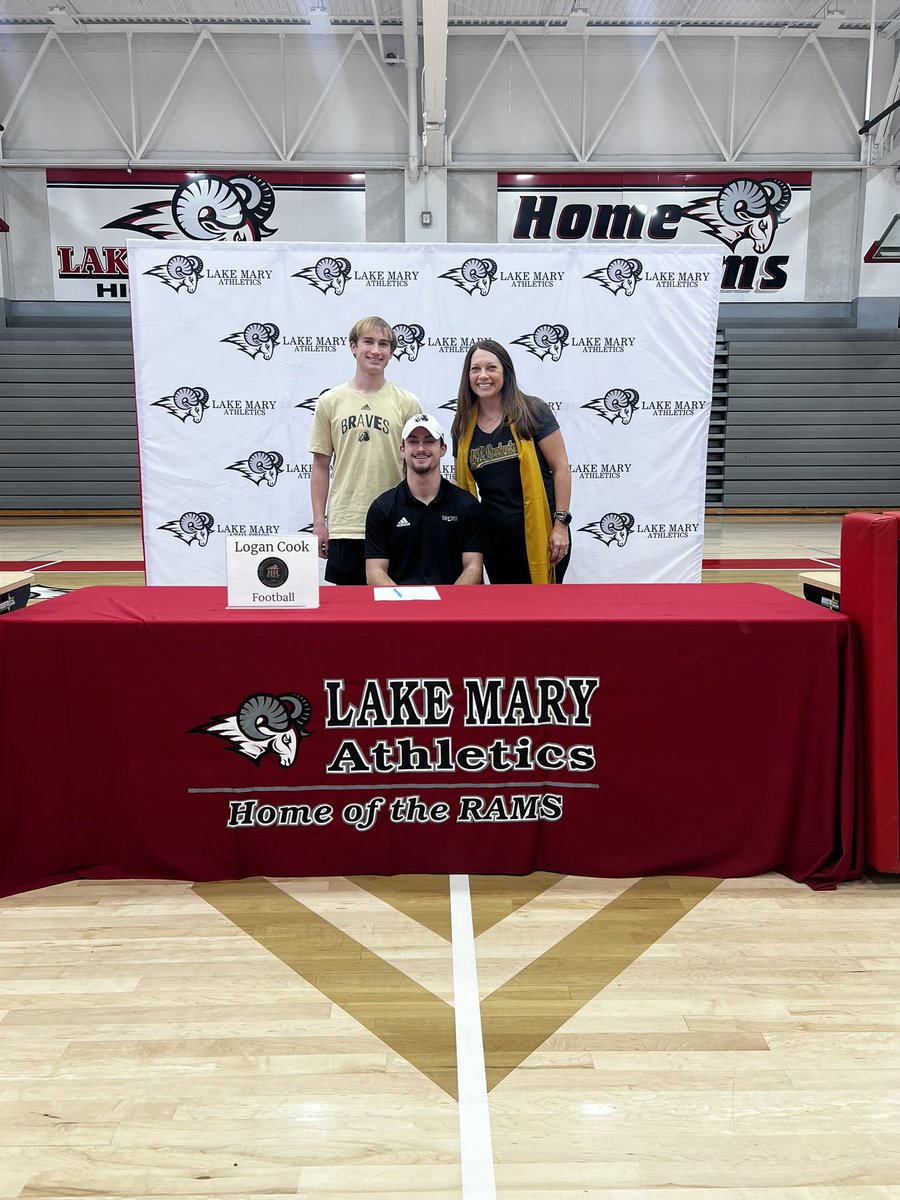 Logancook tweet media