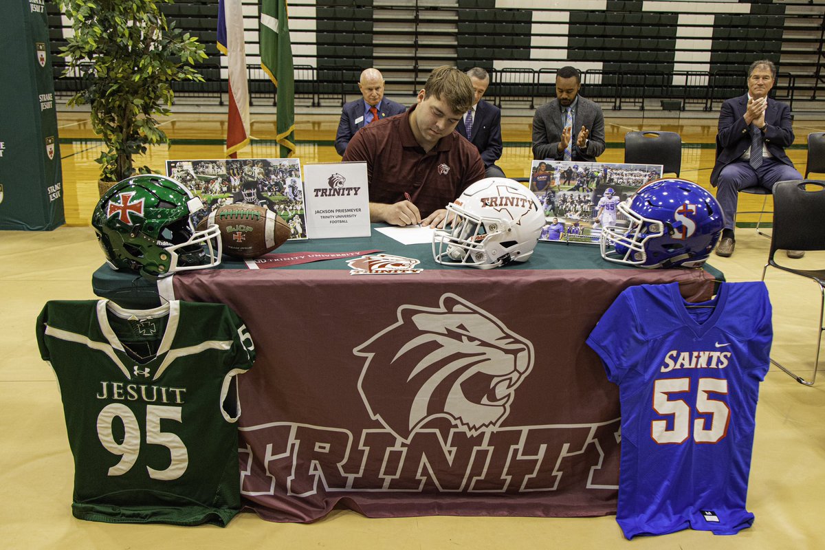 Jpriesmeyer04's tweet photo. Officially official! ✍🏻 Go Tigers 🐅@TUFootballTX @JerhemeUrban83 @CoachMichalak @STRAKEJESUITFB https://t.co/mI2hj61Zcg