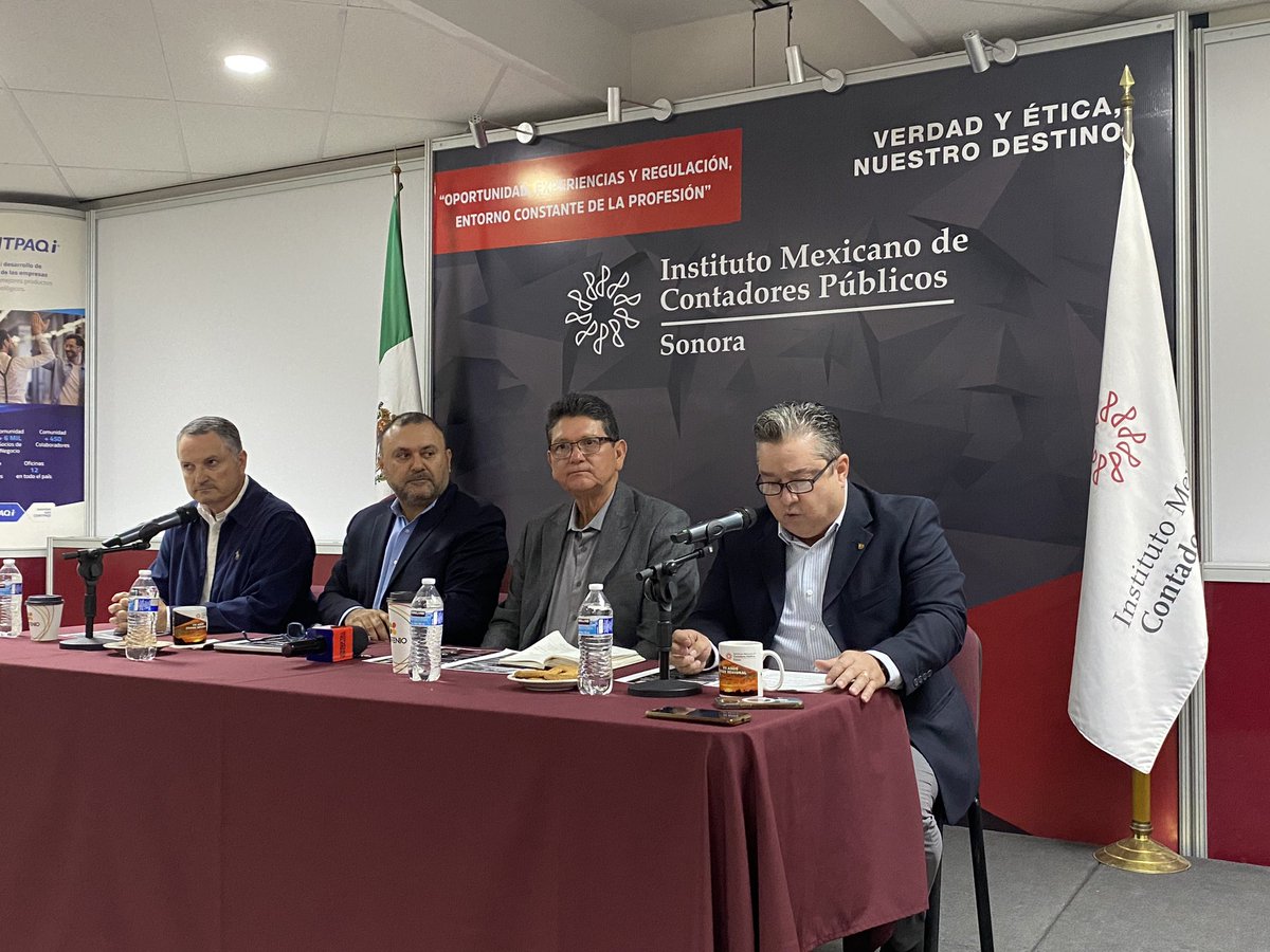 AvelinoCastro6's tweet photo. Entusiasmado de poder trabajar en equipo con grandes líderes y sus gremios @COPARMEXSON @GilbertoARB @JUVENTINOFELIX @CanacoHmo, para promover y generar capacitación profesionalizada para las empresas sonorenses. 

“Seminario Regional 2024: Gobierno Corporativo” https://t.co/EsTJRCRHWD