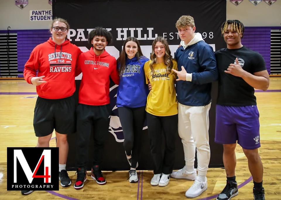 Today was perfection! Marcus signed his NLI in front of the school, gave his speech, & celebrated his achievement with his family, coaches & friends. Memories were made! He’s officially a Viking! #FightOn #GoAugie ⚔️💙💛 @CoachOJ_ @Coach_Enderson @AugieFB