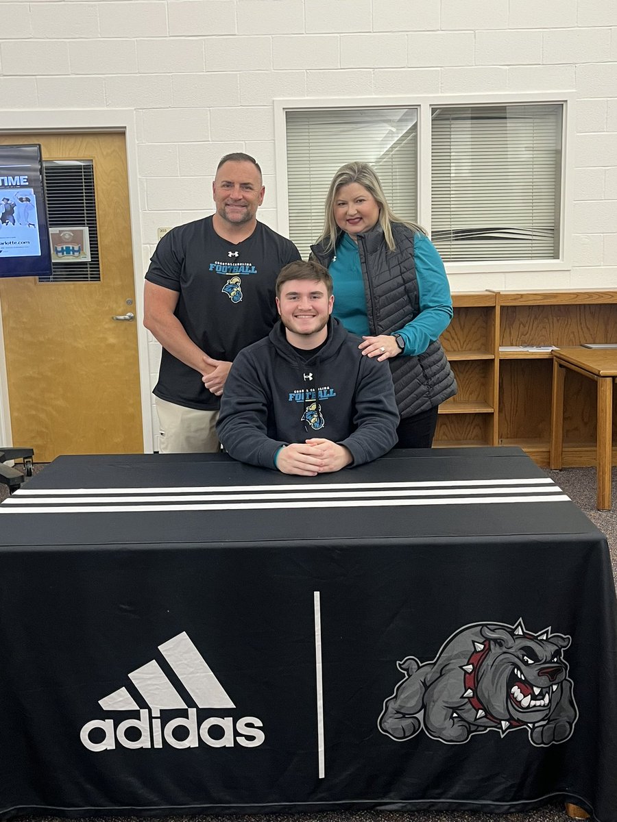 Officially a Chant!!! 👌 @CoastalFootball @CoachDWarehime @CoachDieudonne @Coachtimbeck @KyleWSteinhoff @CoachMattPearce @CoachT_Stone @BHSCoachHales @butlerbulldogs