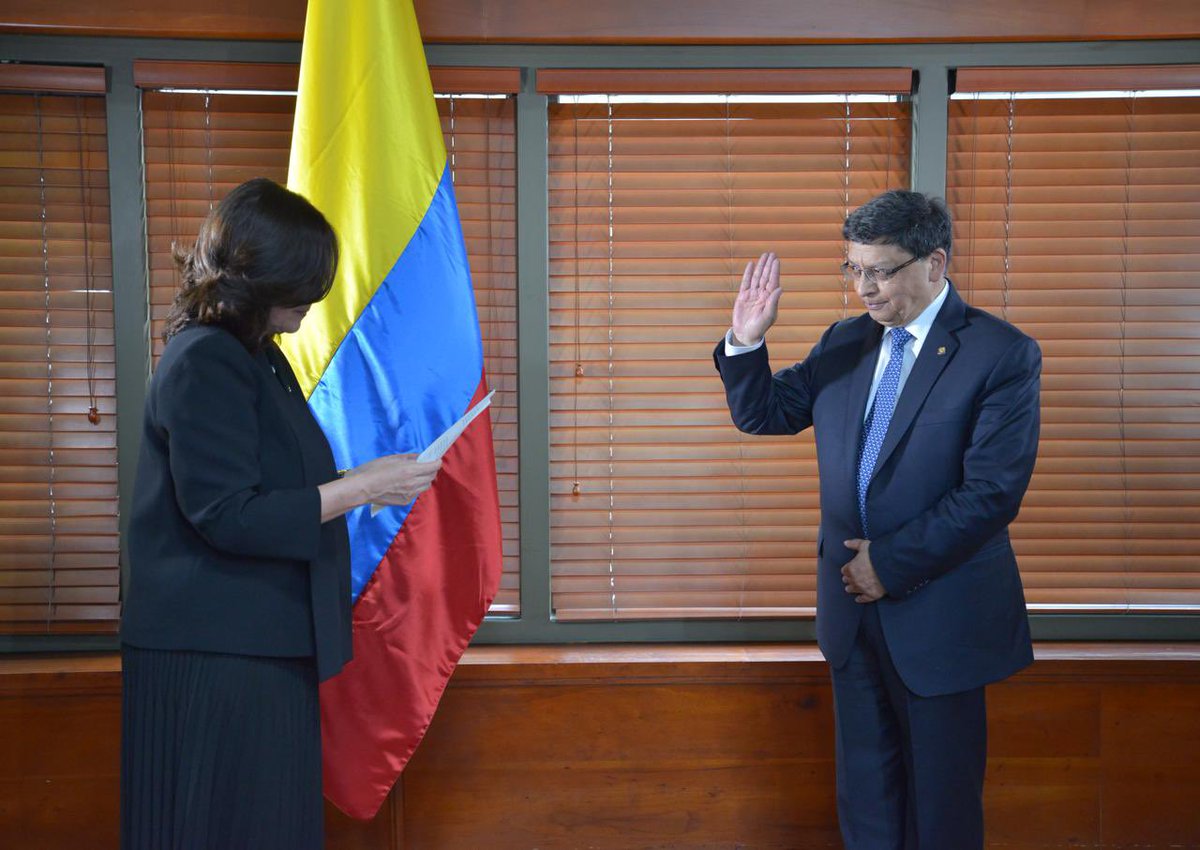 CConstitucional's tweet photo. #EnImágenes | Así se desarrolló la elección del nuevo presidente de la Corte, magistrado José Fernando Reyes Cuartas, y del vicepresidente, magistrado Jorge Enrique Ibáñez N. Los altos dignatarios empezarán a cumplir sus funciones a partir del 10 de feb. del año en curso. 🧵1/2 https://t.co/XdqliaEYQr