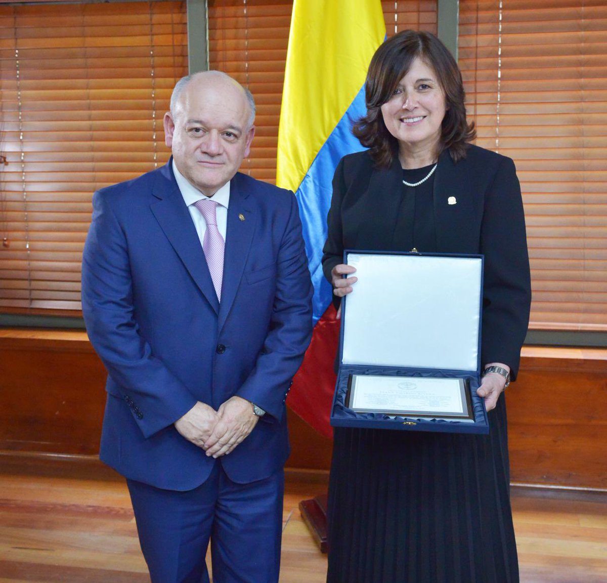 CConstitucional's tweet photo. #EnImágenes | Así se desarrolló la elección del nuevo presidente de la Corte, magistrado José Fernando Reyes Cuartas, y del vicepresidente, magistrado Jorge Enrique Ibáñez N. Los altos dignatarios empezarán a cumplir sus funciones a partir del 10 de feb. del año en curso. 🧵1/2 https://t.co/XdqliaEYQr