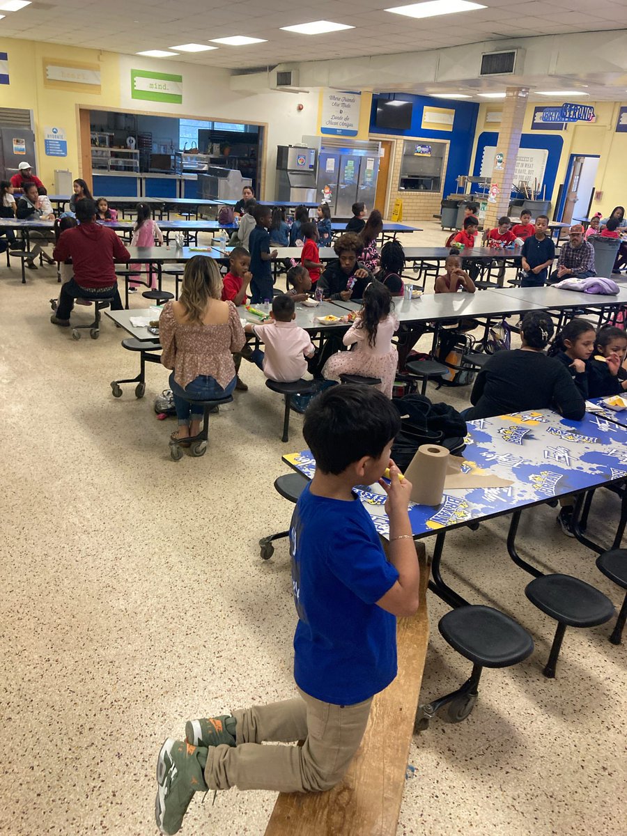 Tonight our Littles had their Valentines Dance! It was a blast seeing them dressed up and having a good time with friends! Thank you to all our PTA and parents that came and supported! Stay tuned for the Bigs tomorrow. @ACEDallasISD @VeltHutchins @TeamDallasISD @JNB_Eagles