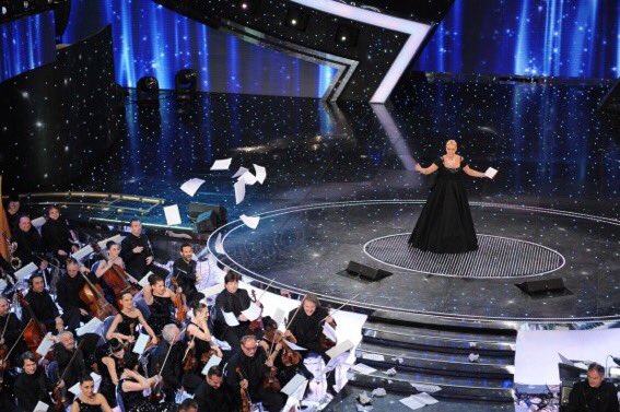 yleniaindenial1's tweet photo. la classifica di merda con il televoto da casa 

#Sanremo2024 https://t.co/u2aUlrnizA