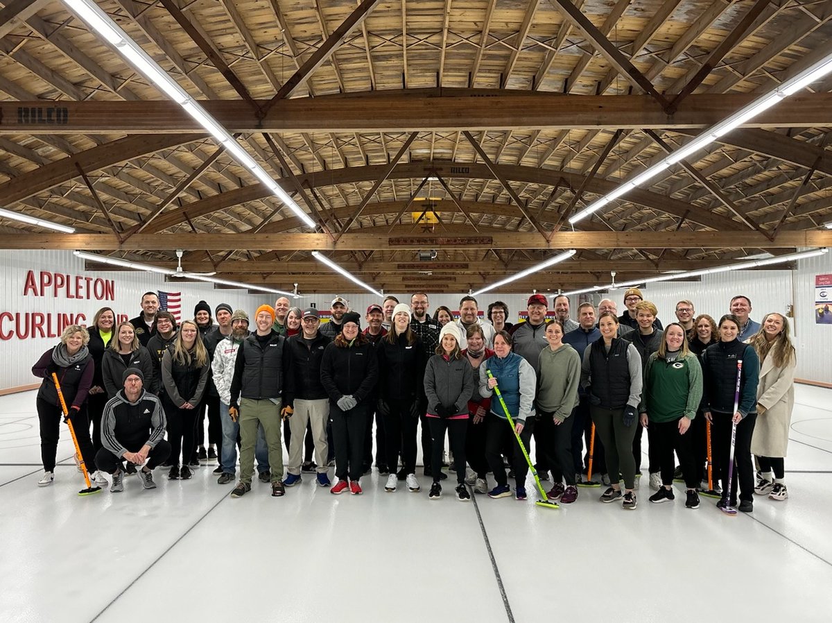 TheBoldtCo's tweet image. Boldt team members recently hit the ice for an Appleton Curling Club (@appletoncurl) outing. Check out photos from this fun event! 🥌

#TeamOuting #CurlingFun #Curling