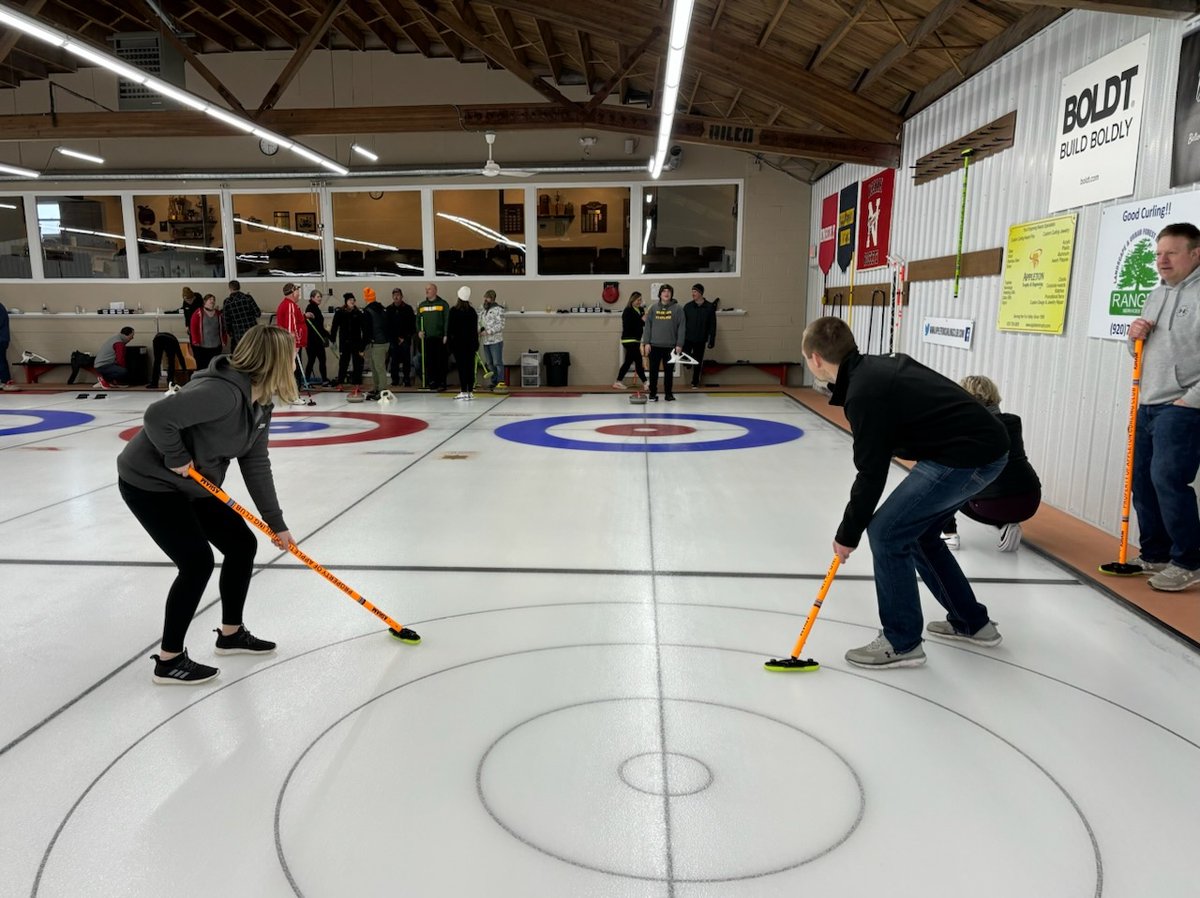 TheBoldtCo's tweet image. Boldt team members recently hit the ice for an Appleton Curling Club (@appletoncurl) outing. Check out photos from this fun event! 🥌

#TeamOuting #CurlingFun #Curling